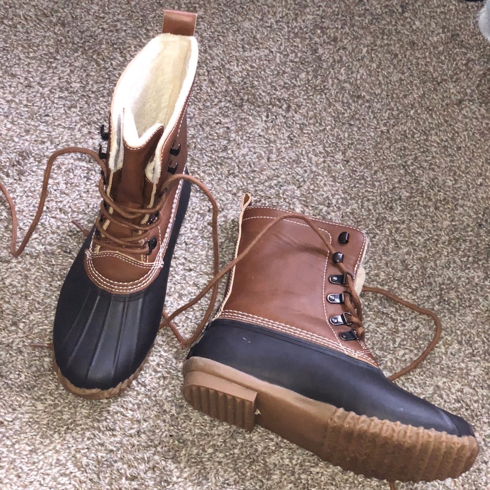 Duck boots! Faux fur!